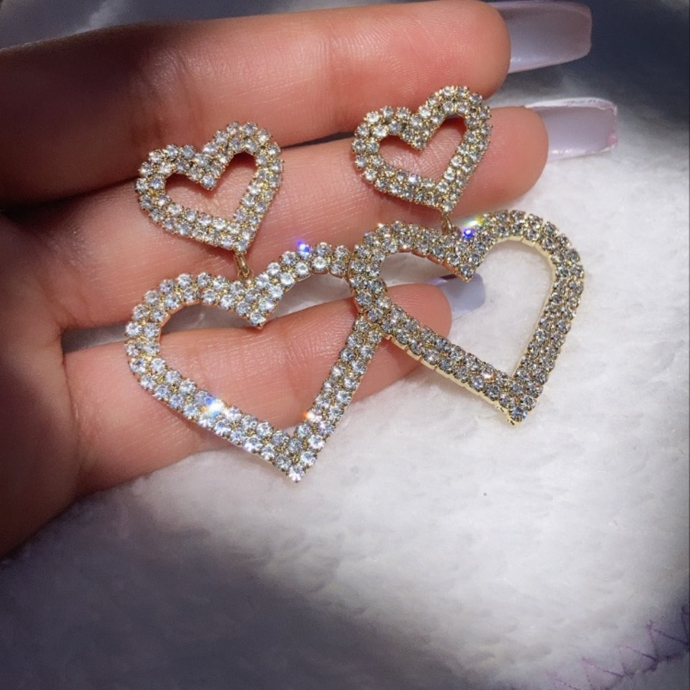 Double heart sparkly earrings 💕